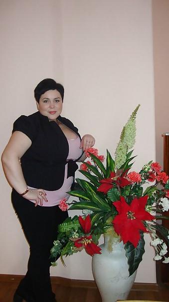 16P Busty Russian Woman 2113