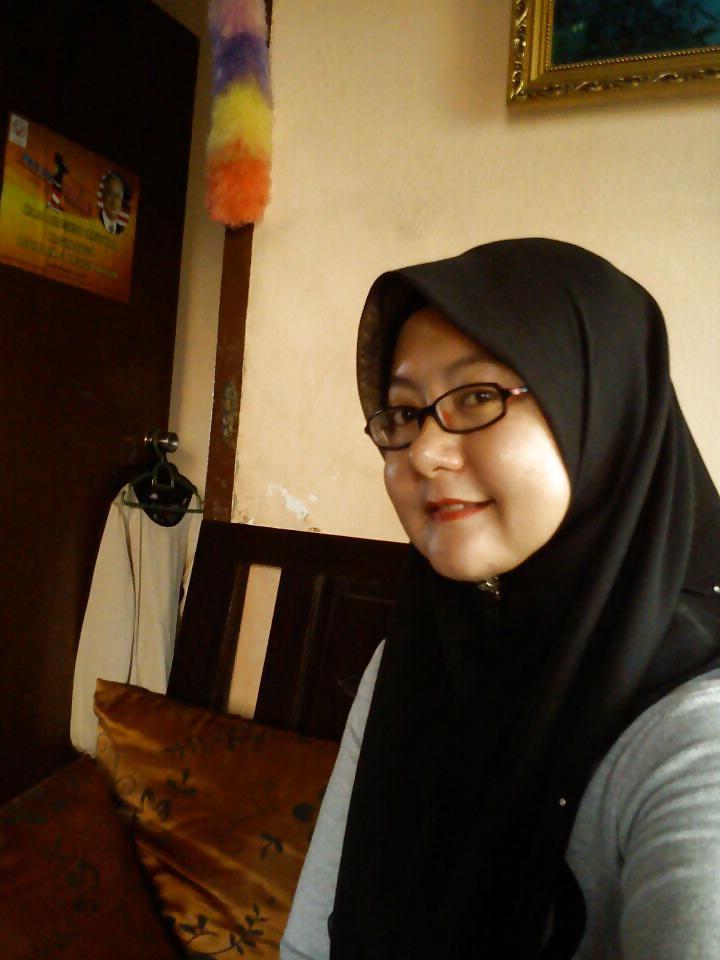 25P NN Malay Milf 2 -