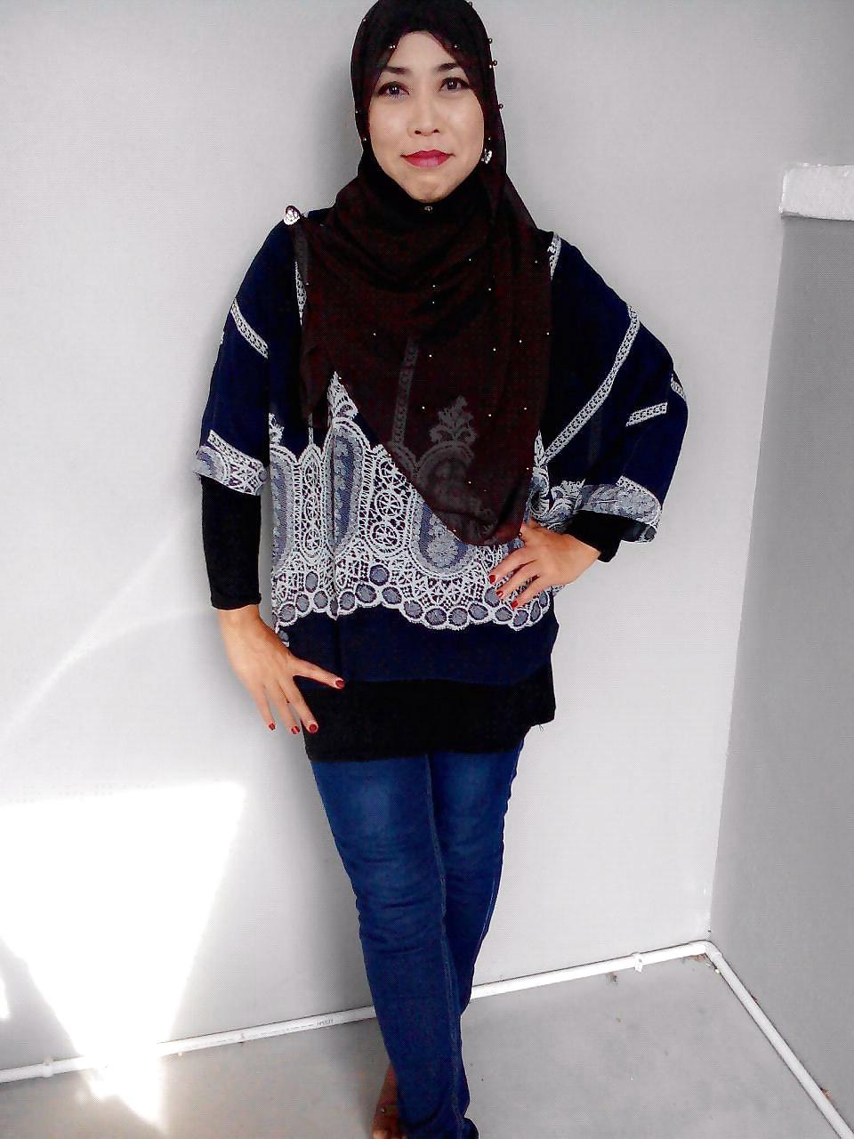 25P NN Malay Milf 4 - Tina