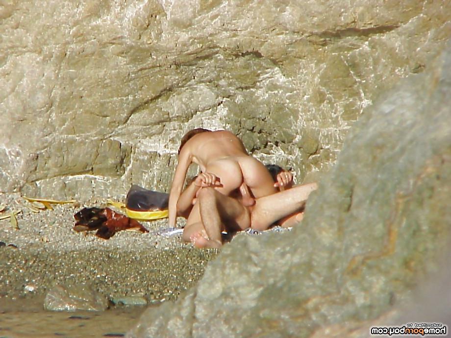 14P Voyeur beach sex