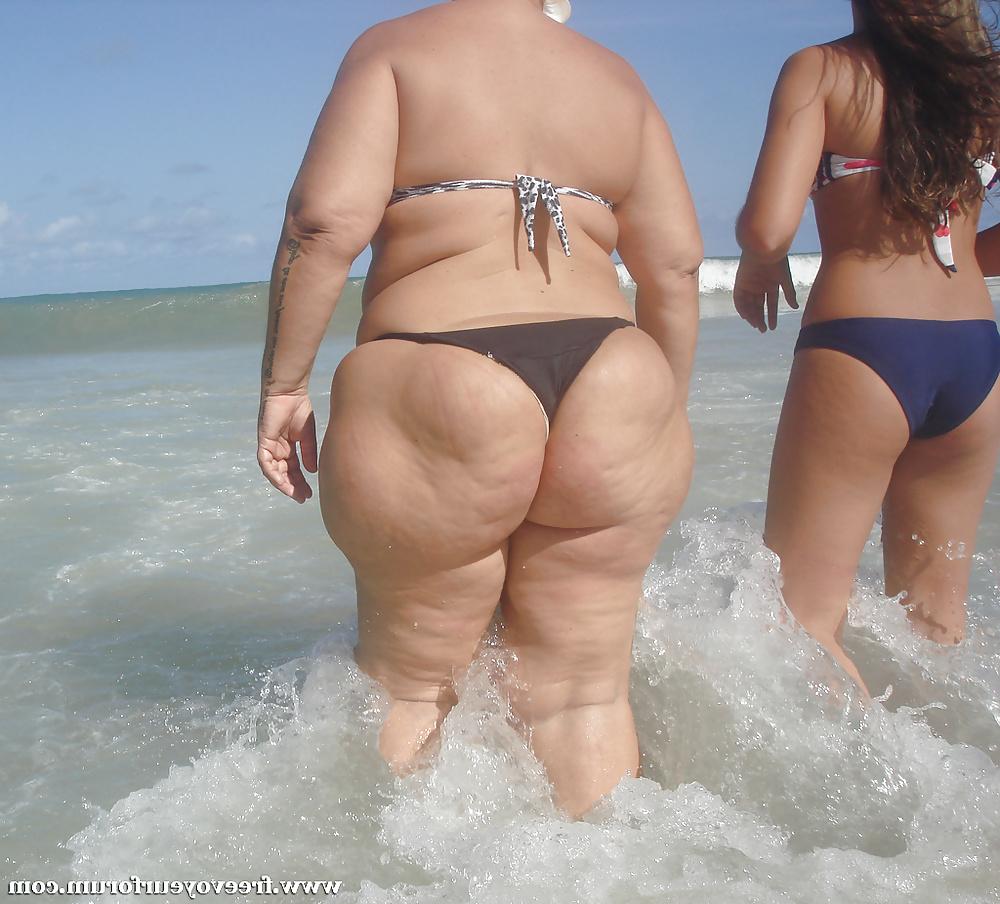 25P Beach asses