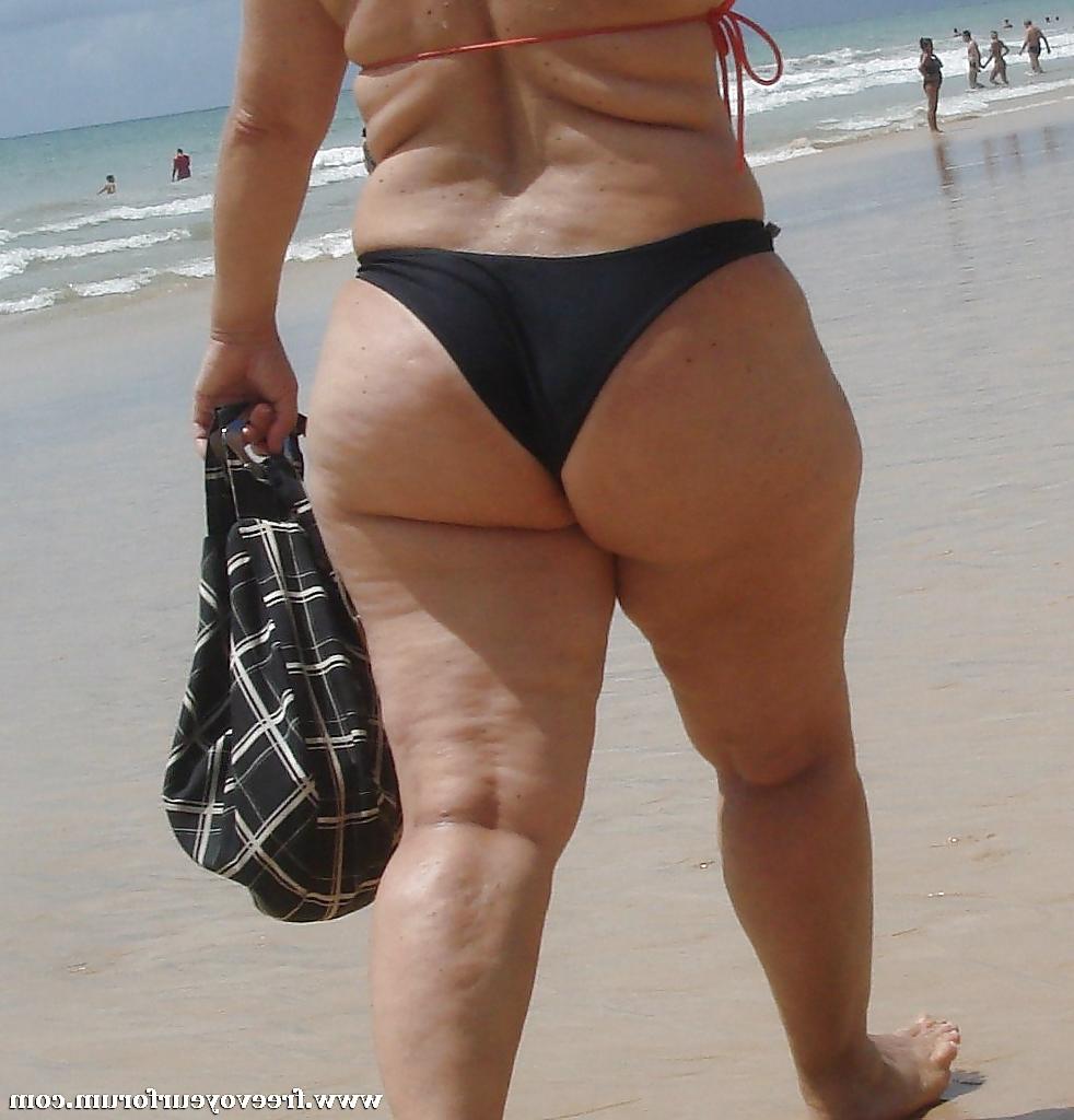 25P Beach asses