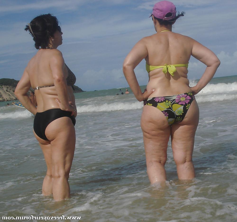 25P Beach asses