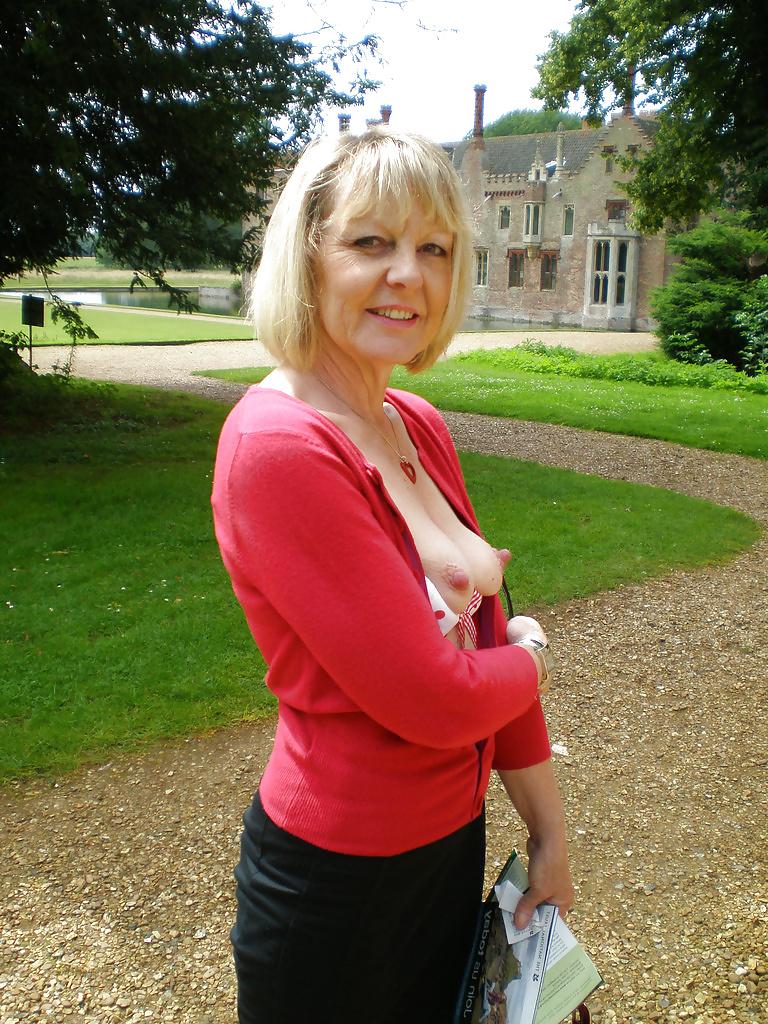 25P SEXY WIVES AND GIRLFRIENDS 20