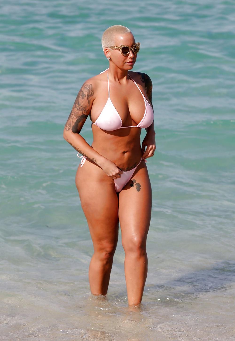 25P Amber Rose Beach 2015 january