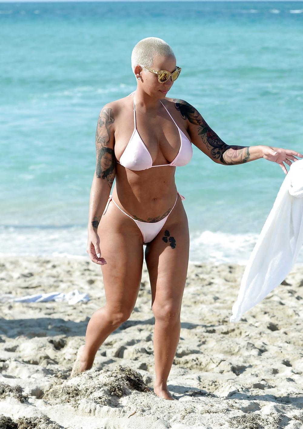 25P Amber Rose Beach 2015 january