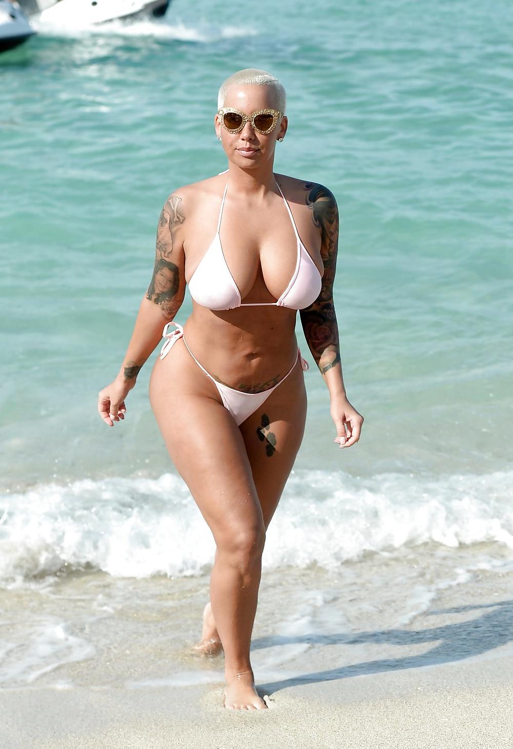 25P Amber Rose Beach 2015 january