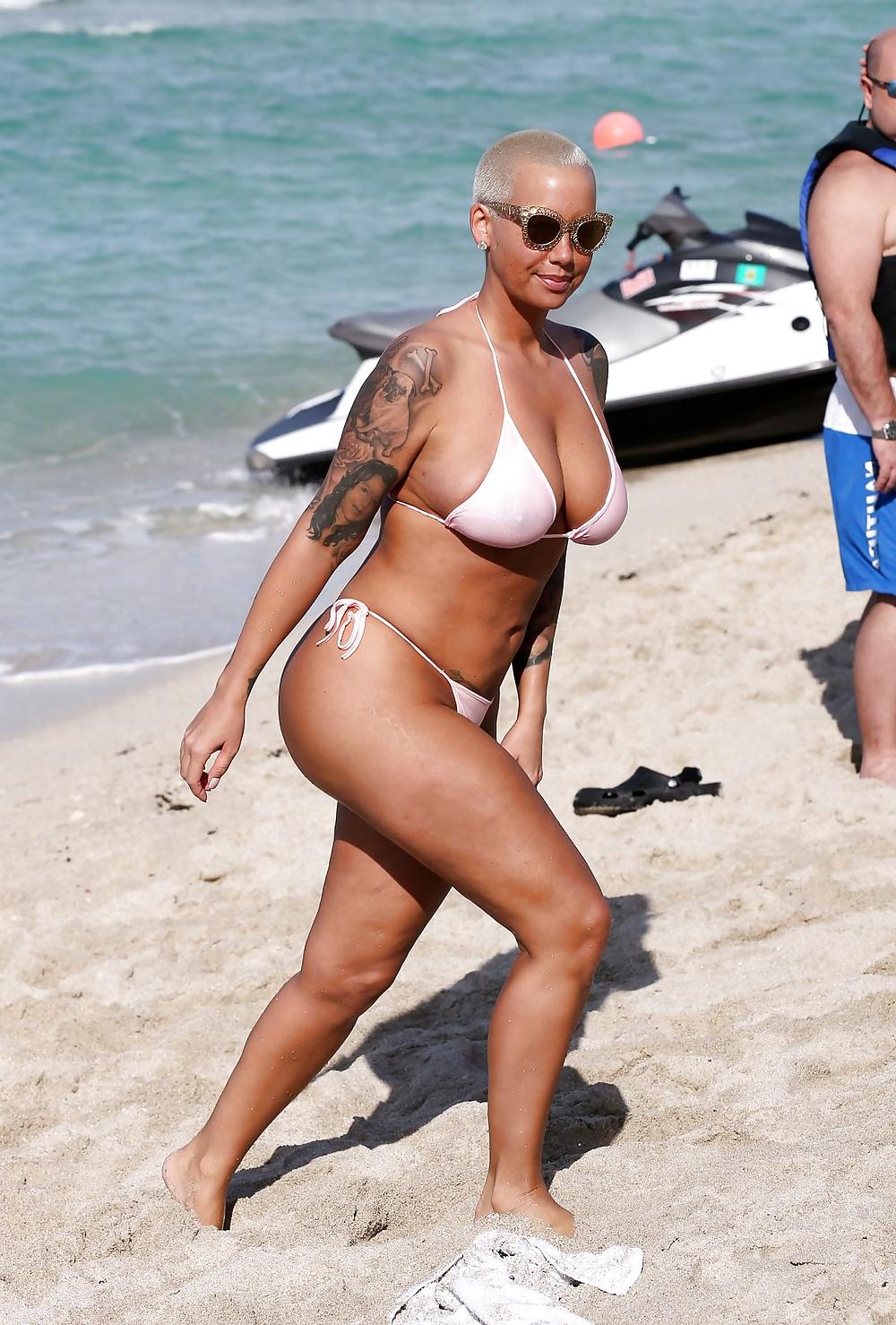 25P Amber Rose Beach 2015 january