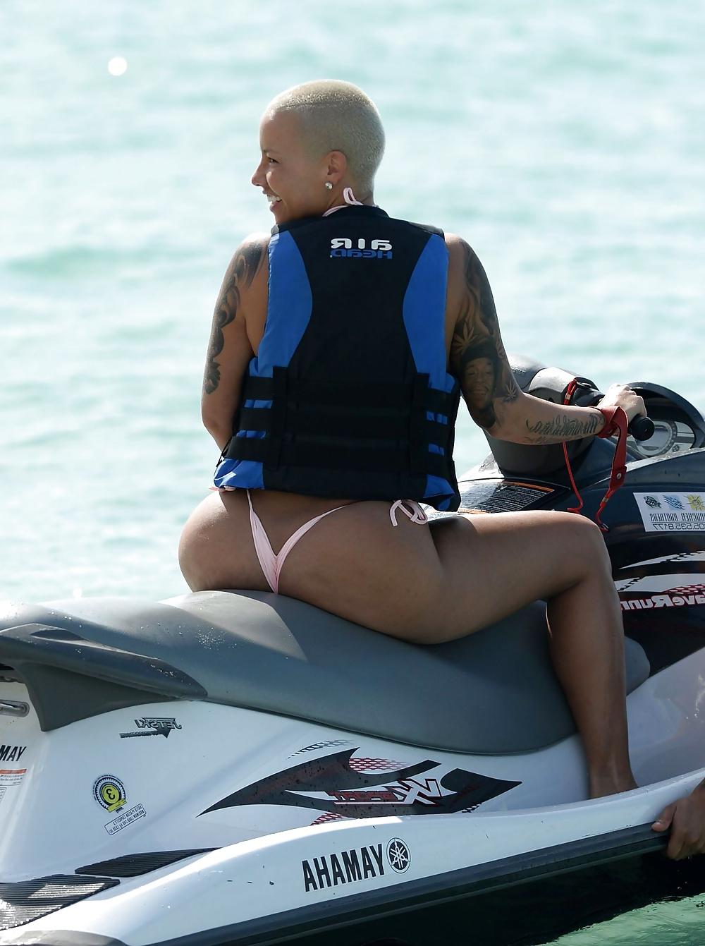 25P Amber Rose Beach 2015 january