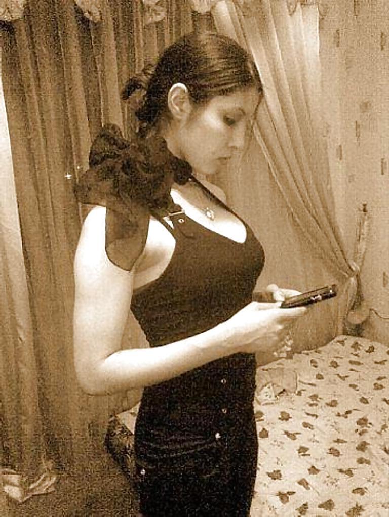 25P Many Arab Teens and Mature  nude and non nude 
