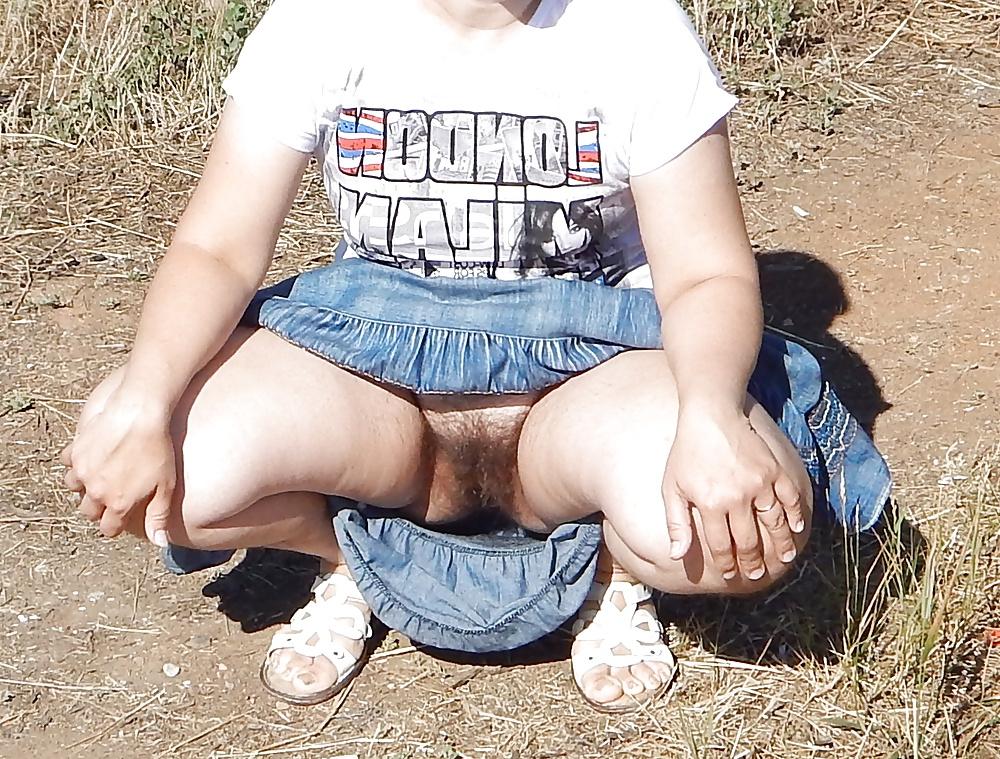 16P Hairy mature outdoor