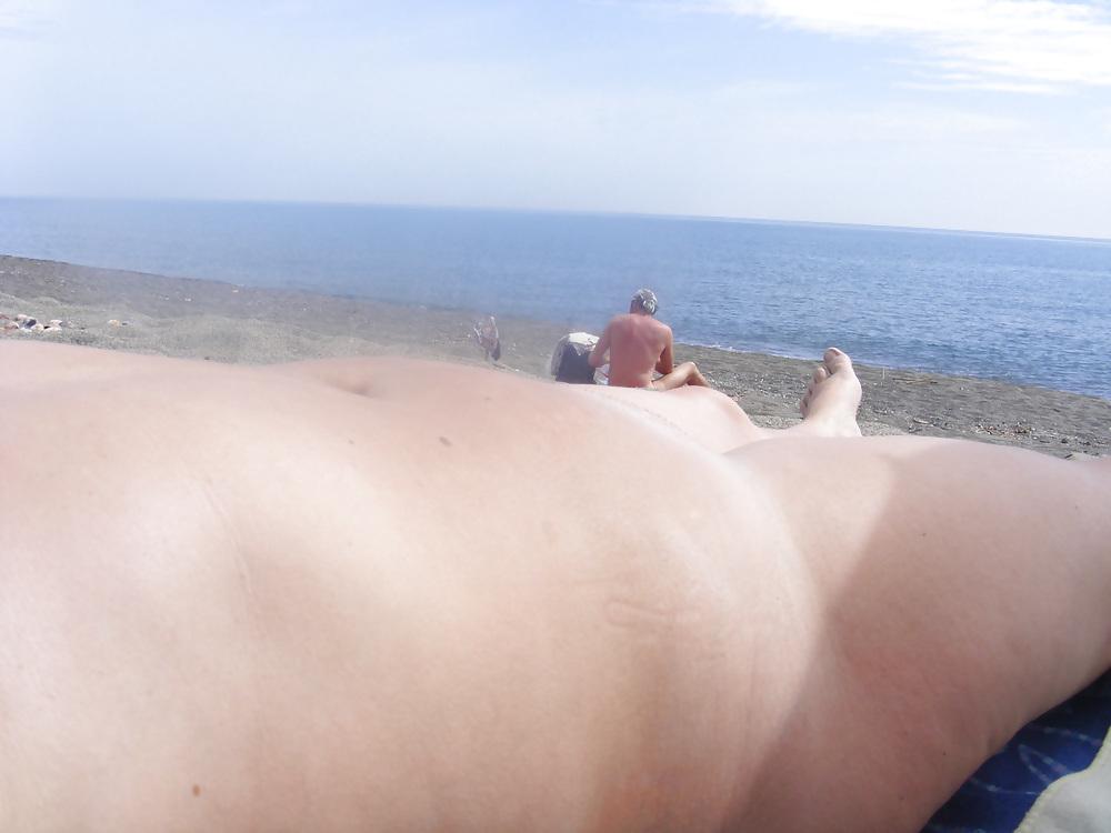8P Dogging on the beach