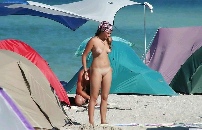 20P Naked beach 118.