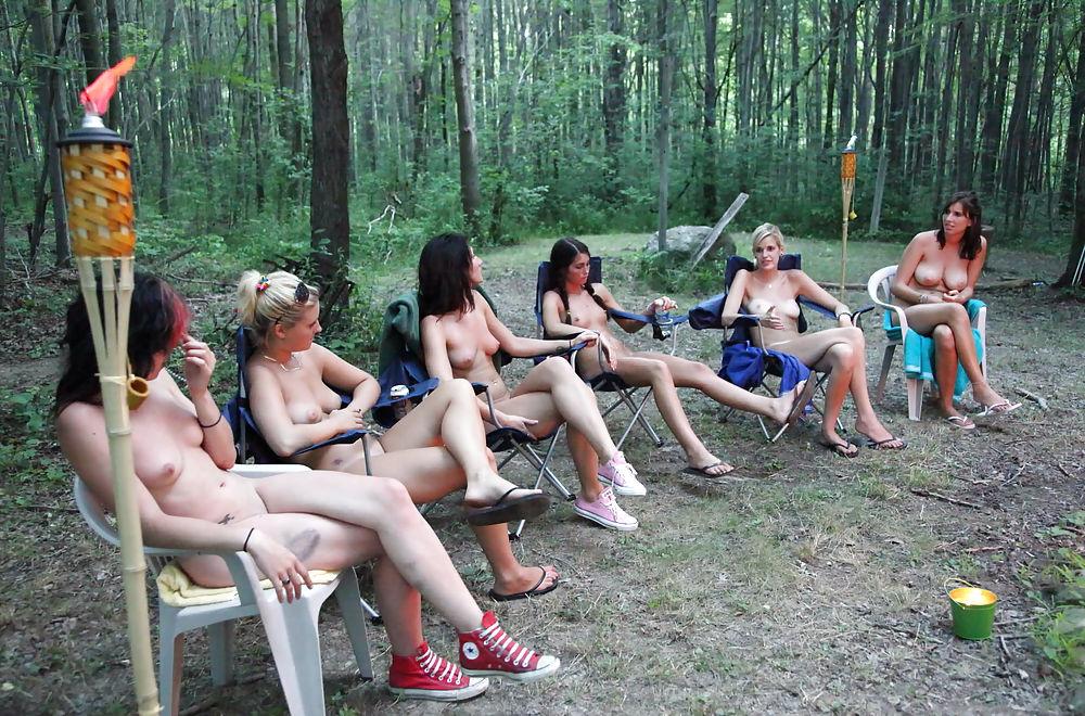 25P Nude Woman In Group 6