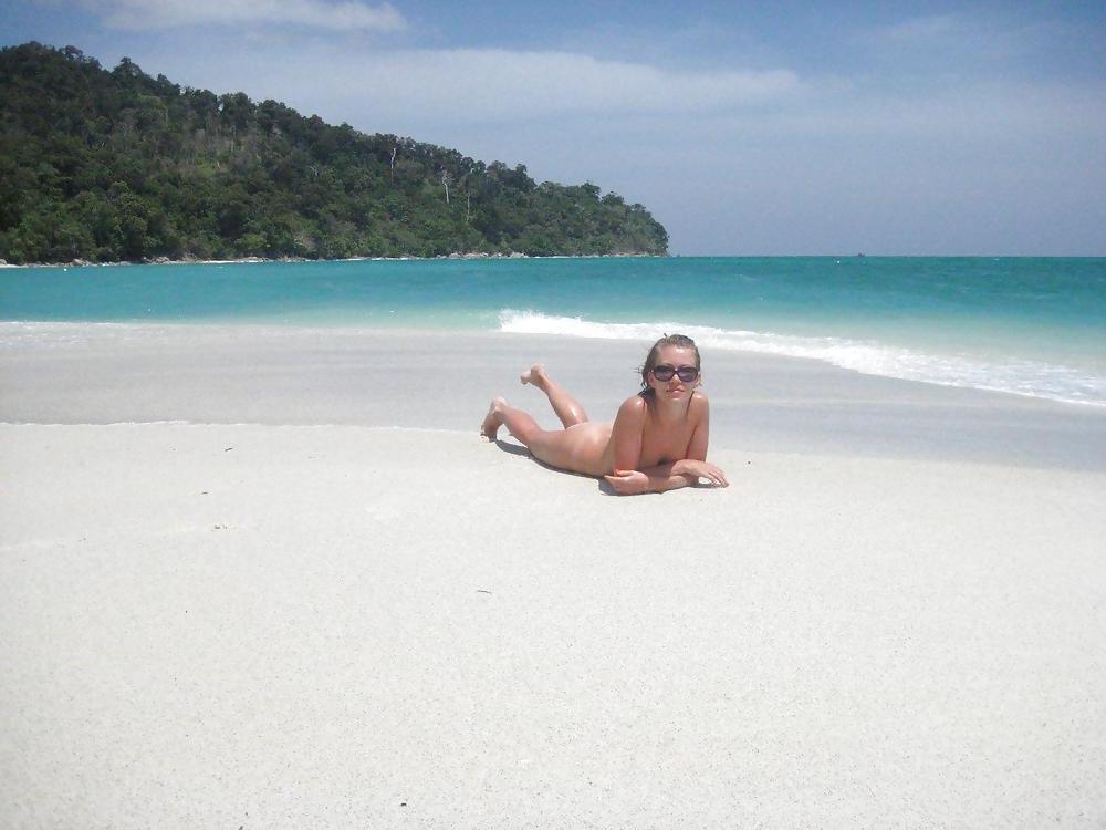 25P Nudist Beach Fun