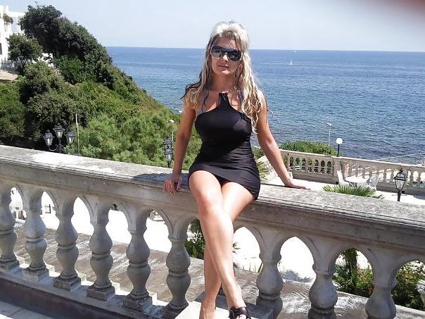 25P Bitch Milf Big Boobs and miniskirt