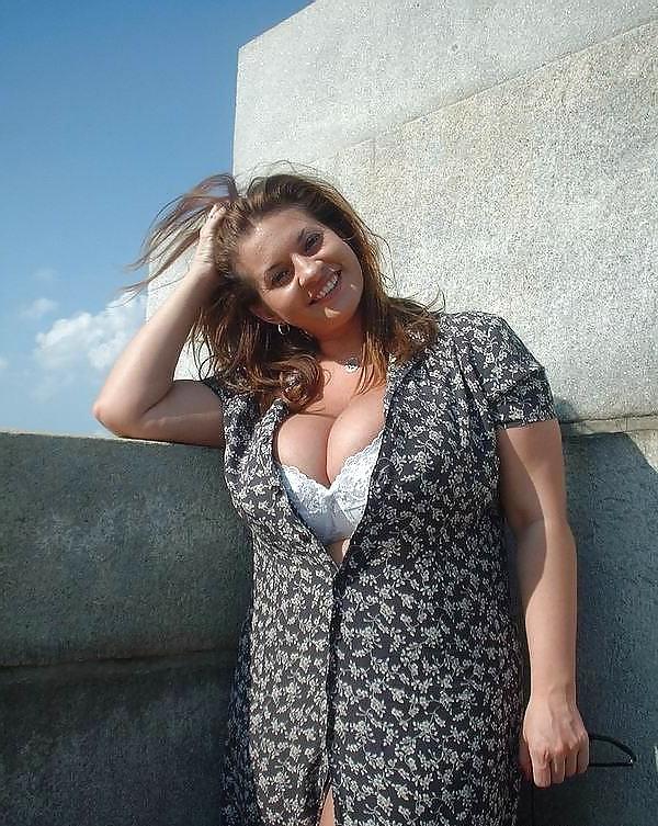 25P BIG BOOBS MILF