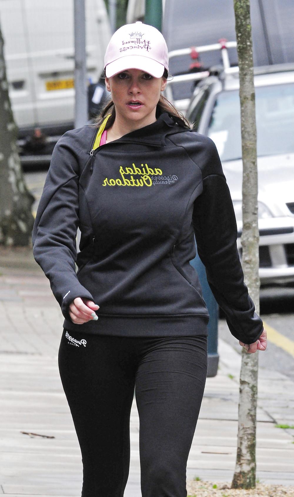 25P Imogen Thomas public workout in London