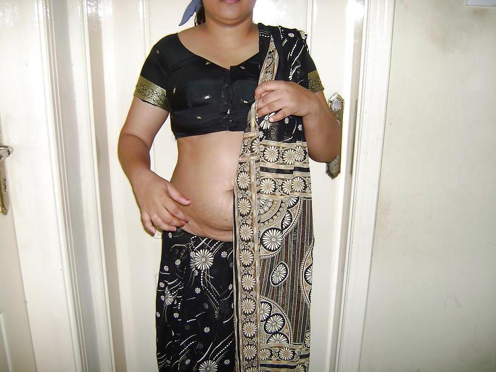 25P Indian aunty fucking &stripping