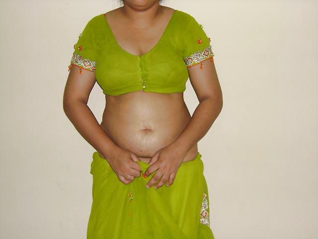 25P Indian aunty fucking &stripping
