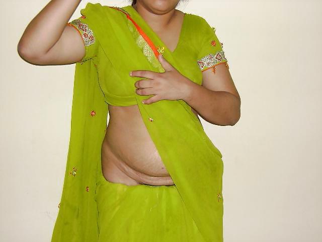 25P Indian aunty fucking &stripping