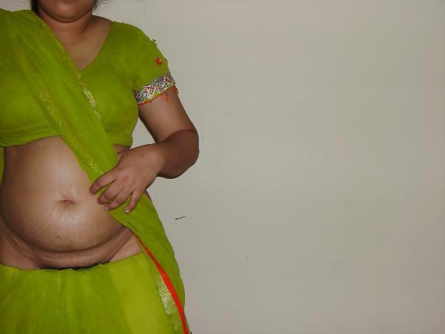 25P Indian aunty fucking &stripping