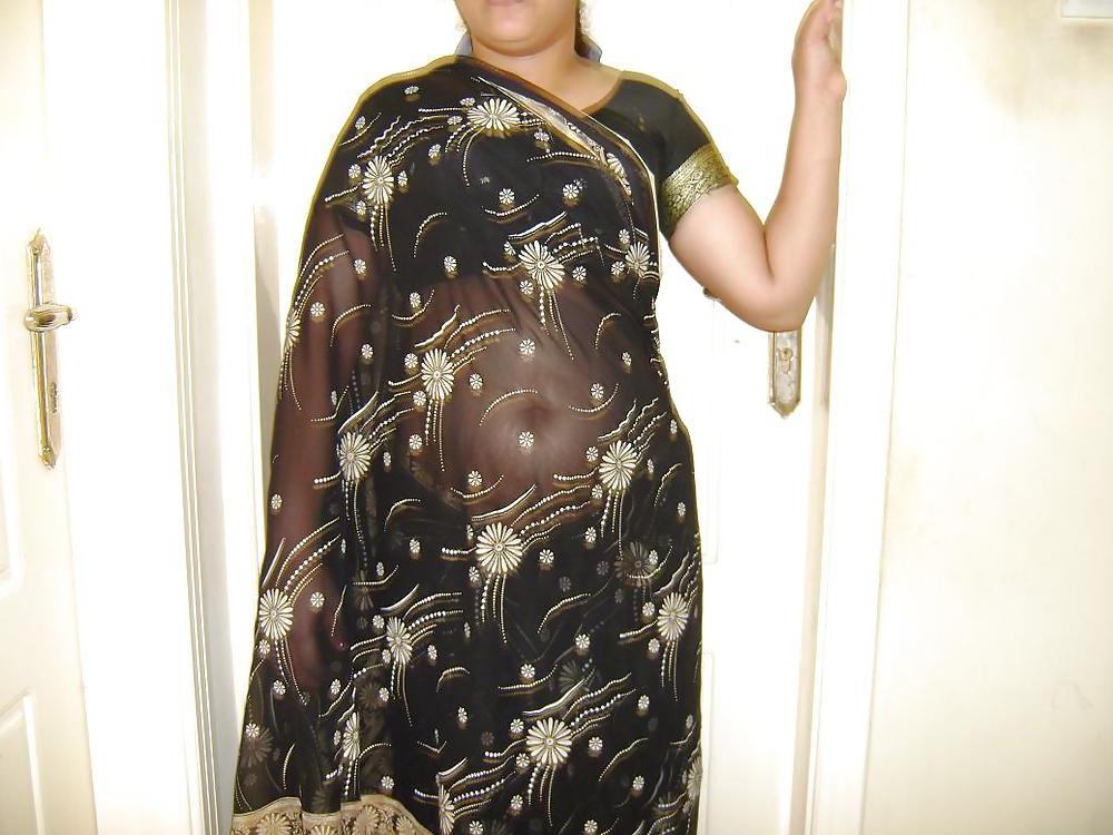 25P Indian aunty fucking &stripping