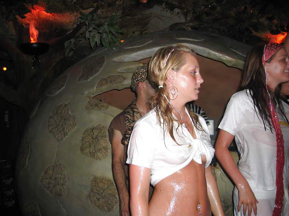 25P Amateur teens flashing