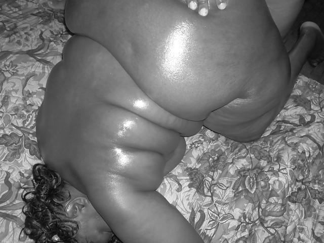 12P Oiled Up & getting some backshots !!