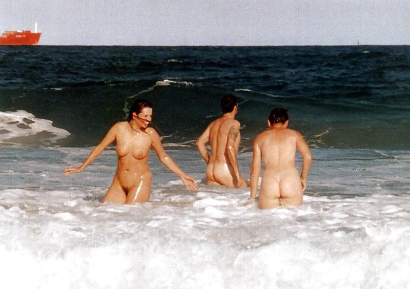 20P Naked beach 94.
