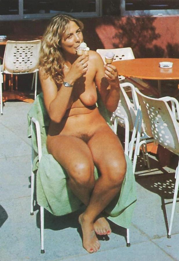 20P Naked beach 94.