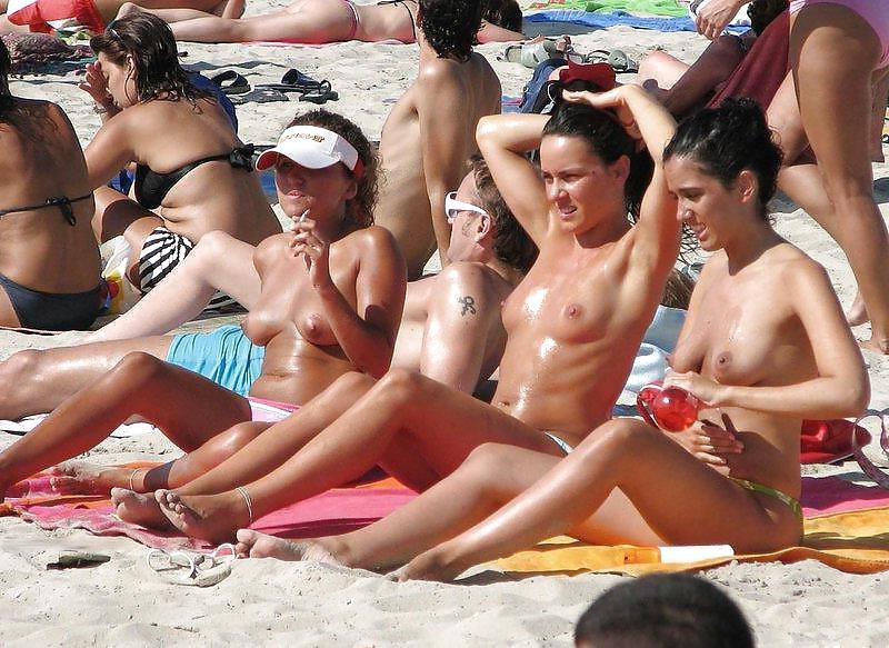 19P Naked beach 123.