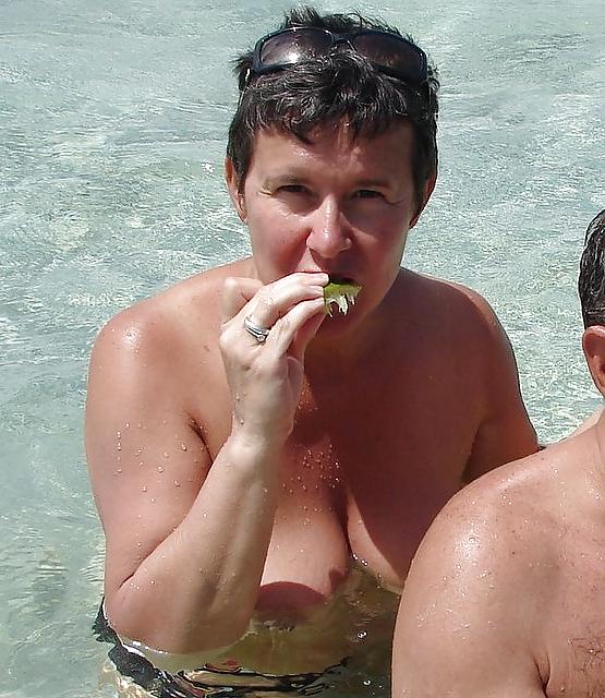 19P Naked beach 123.