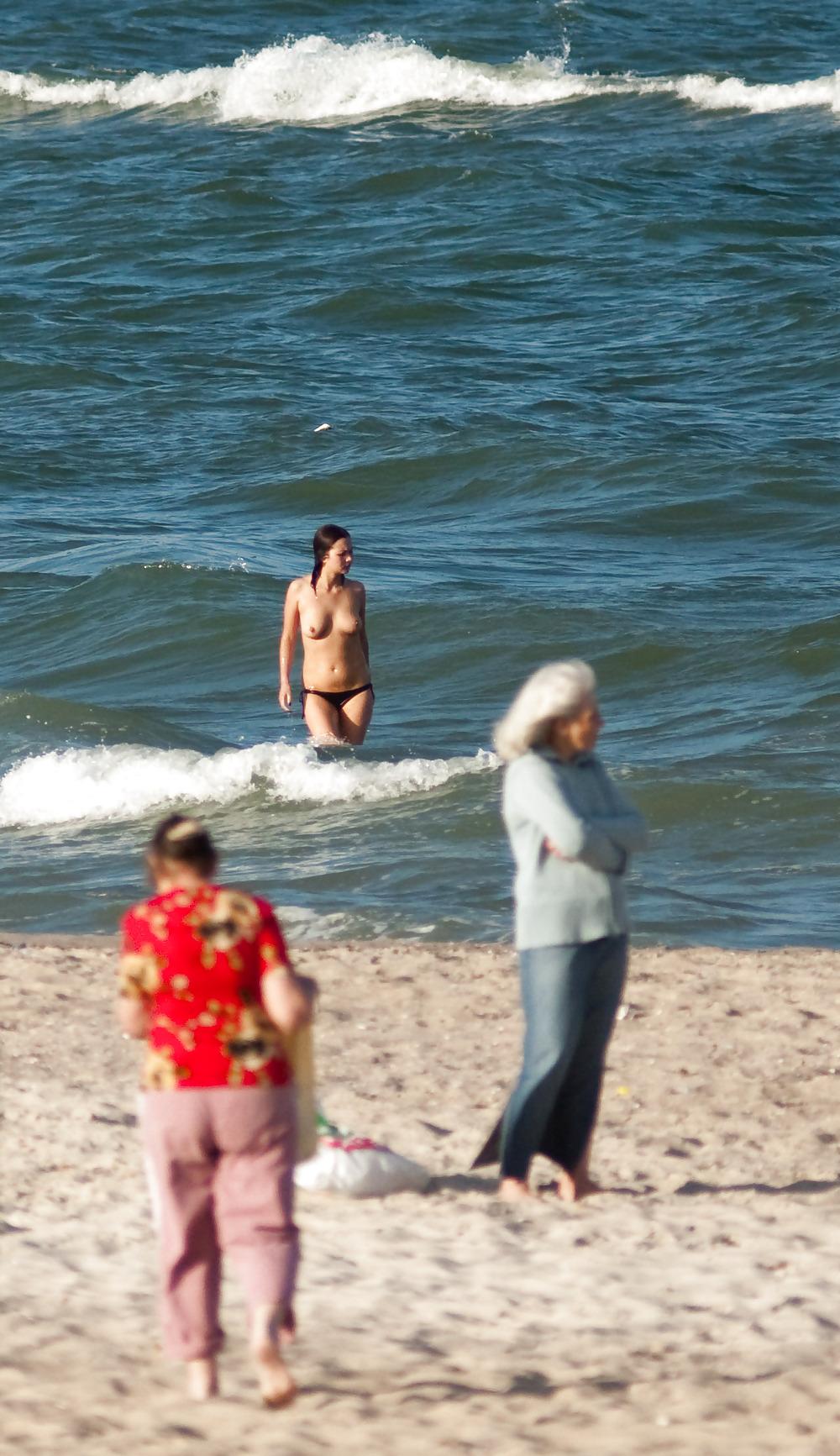 6P Beach fun Ukraine