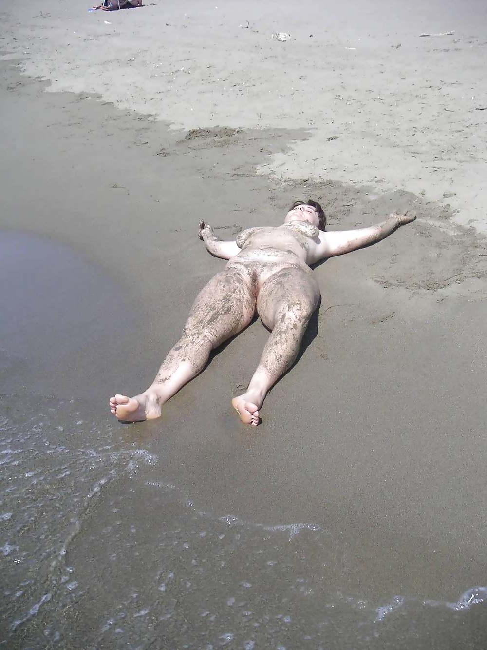 25P A good beach day