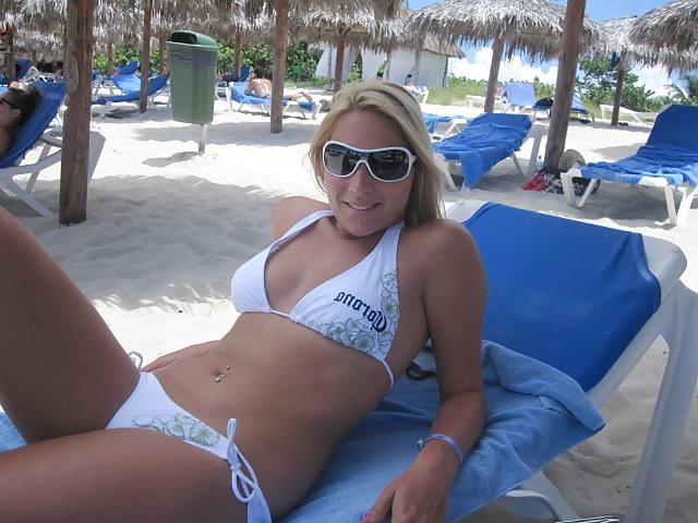 25P Sexy beach girls 02