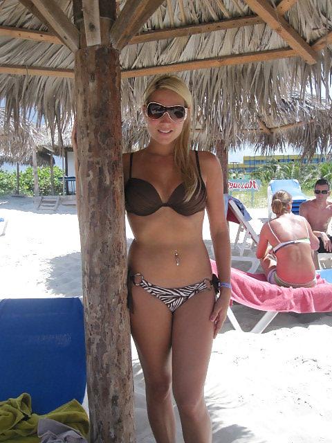 25P Sexy beach girls 02