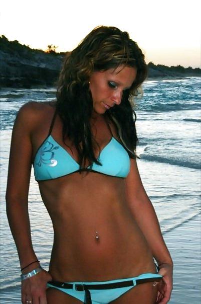 25P Sexy beach girls 02