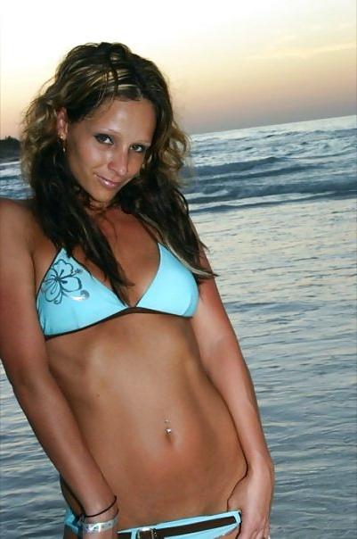 25P Sexy beach girls 02
