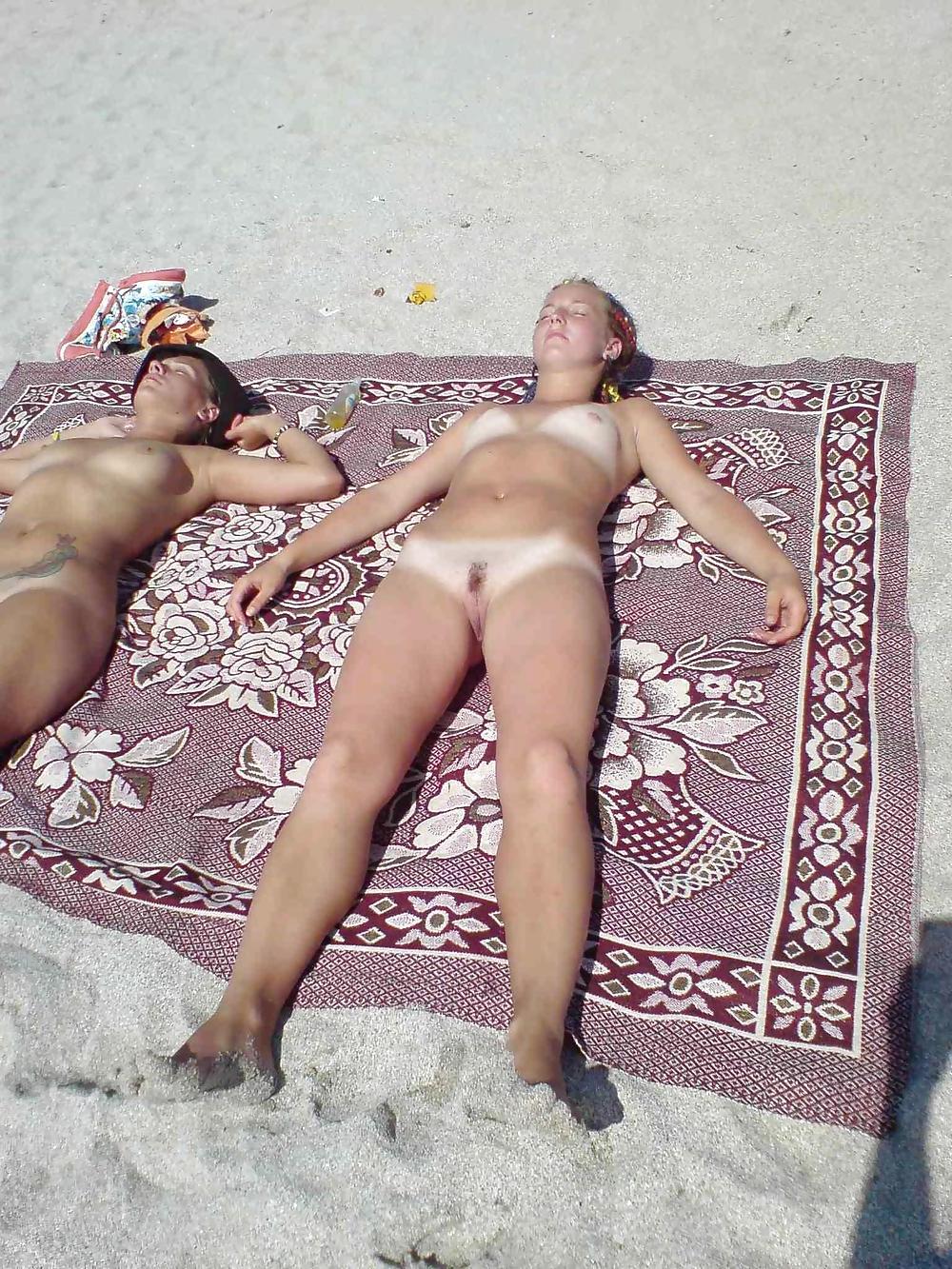 25P Love on the beach