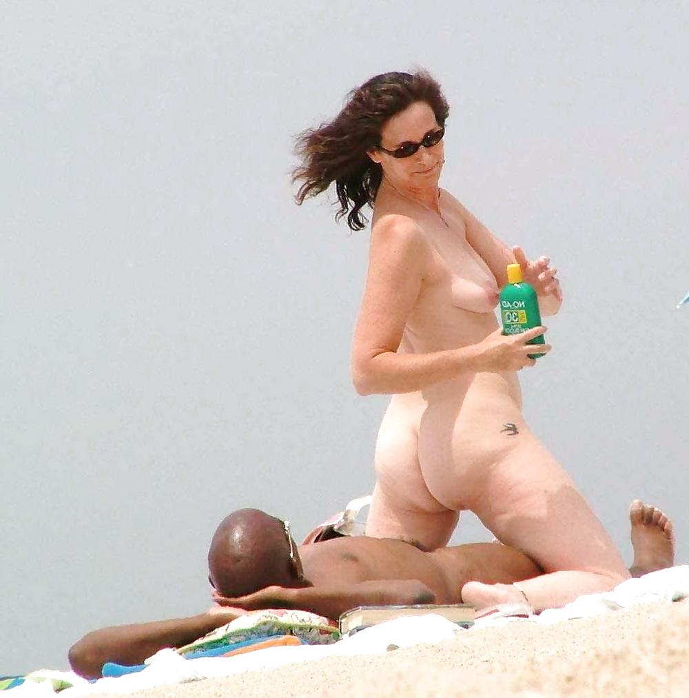 20P Naked beach 98.