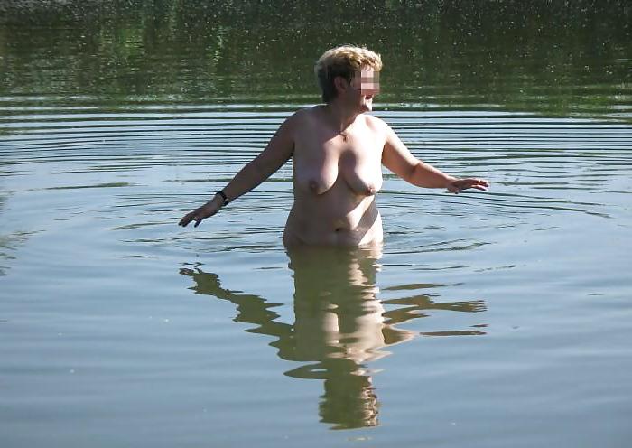 20P Naked beach 98.