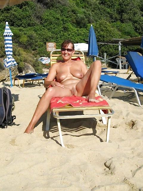 20P Naked beach 98.