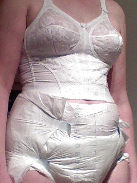 25P Mature Woman: Diaper& Pantyhose