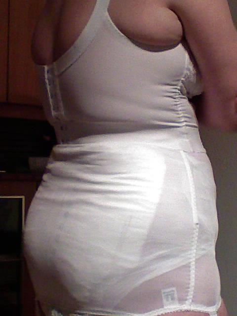 25P Mature Woman: Diaper& Pantyhose