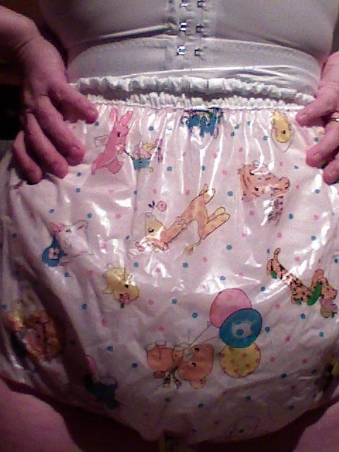 25P Mature Woman: Diaper& Pantyhose
