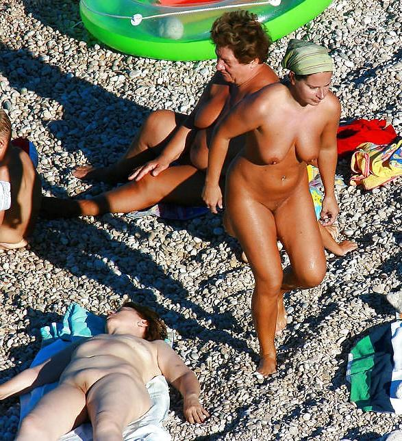 20P Naked beach 100.
