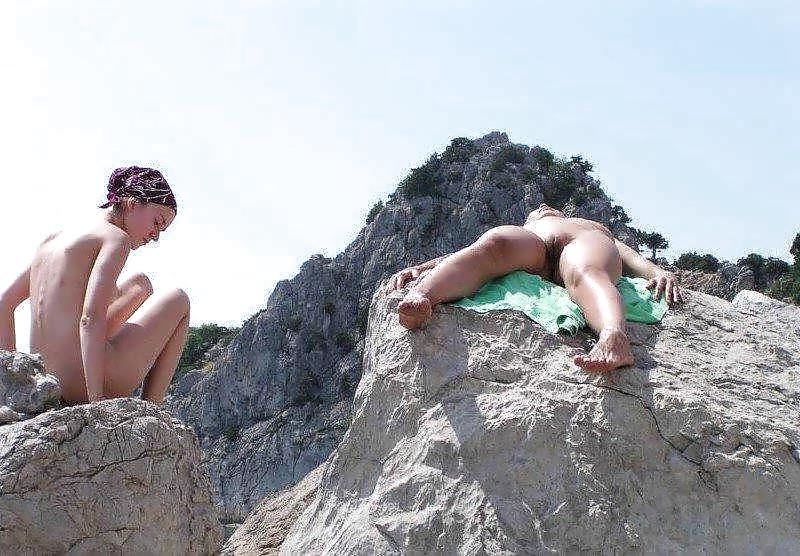 25P Nudist Beach Teens