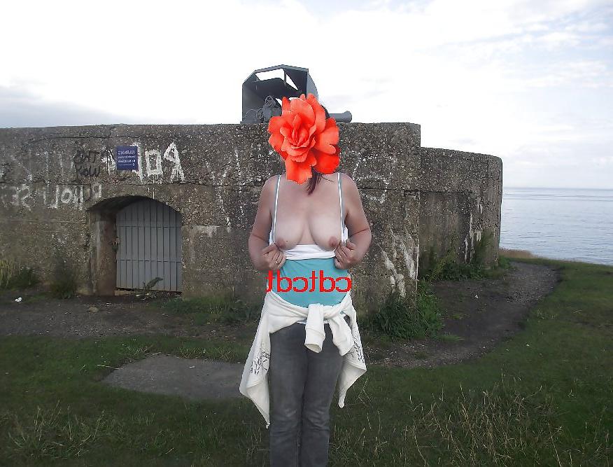 8P Flashing outdoors  12