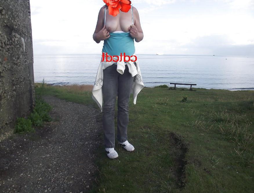 8P Flashing outdoors  12